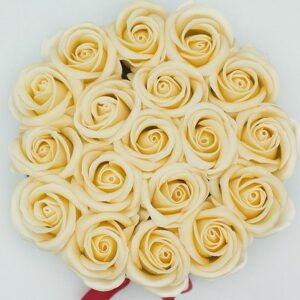 Hộp hoa hồng hình tròn màu kem