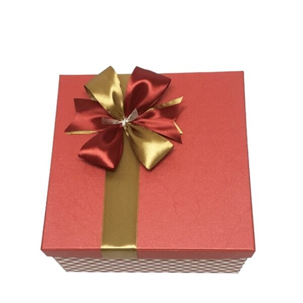 Hộp quà vuông đỏ - màu caro - 22x22x11cm - Hình ảnh 3
