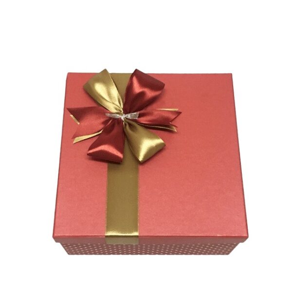 Hộp quà vuông đỏ chấm bi - 22x22x11cm - Hình ảnh 3