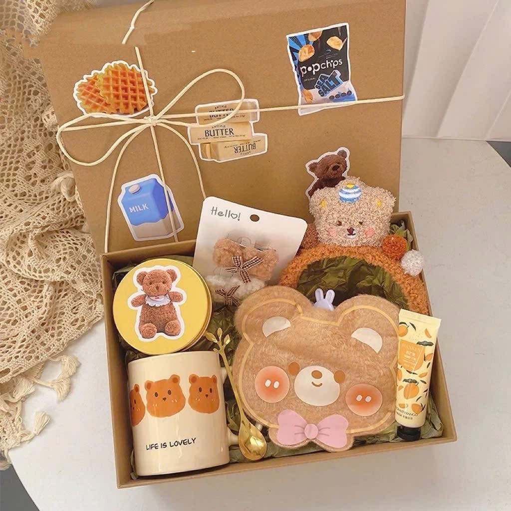 Quà Tặng 20/10 Cho Nhân Viên: Tôn Vinh Phái Đẹp Nơi Công Sở